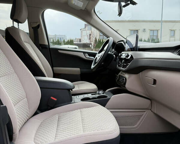 Черный Форд Эскейп, объемом двигателя 1.5 л и пробегом 89 тыс. км за 15199 $, фото 33 на Automoto.ua