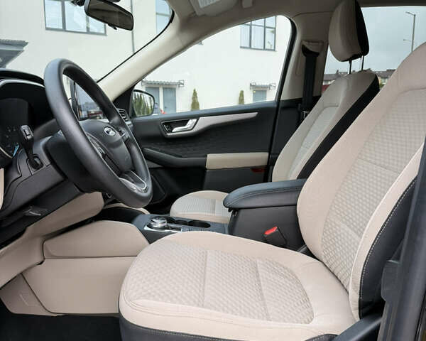 Черный Форд Эскейп, объемом двигателя 1.5 л и пробегом 89 тыс. км за 15199 $, фото 27 на Automoto.ua