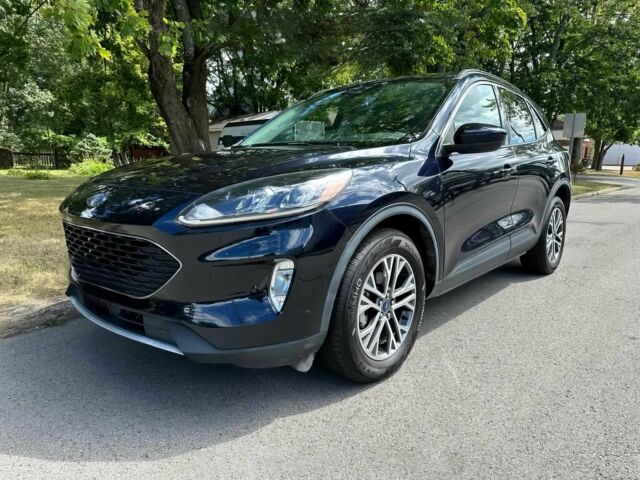 Черный Форд Эскейп, объемом двигателя 1.5 л и пробегом 18 тыс. км за 12300 $, фото 2 на Automoto.ua