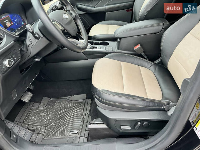 Черный Форд Эскейп, объемом двигателя 2 л и пробегом 41 тыс. км за 20800 $, фото 44 на Automoto.ua