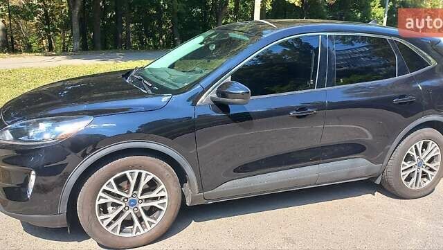 Черный Форд Эскейп, объемом двигателя 0 л и пробегом 82 тыс. км за 17999 $, фото 1 на Automoto.ua