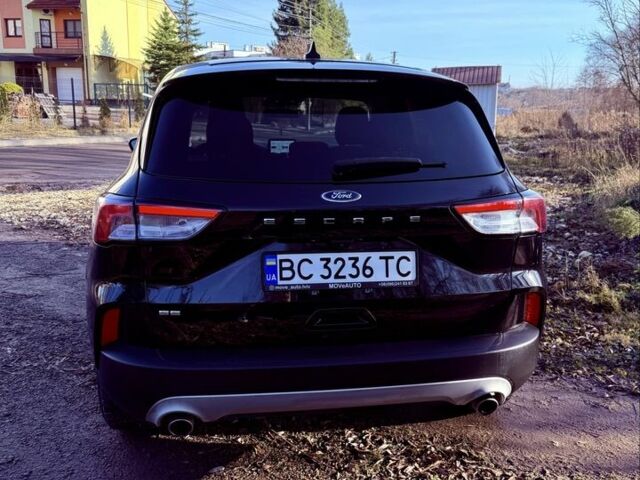 Чорний Форд Ескейп, об'ємом двигуна 1.5 л та пробігом 50 тис. км за 16500 $, фото 3 на Automoto.ua