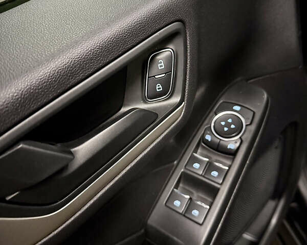 Чорний Форд Ескейп, об'ємом двигуна 2.5 л та пробігом 66 тис. км за 19999 $, фото 6 на Automoto.ua