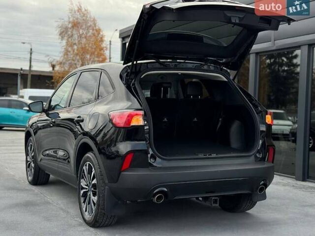 Чорний Форд Ескейп, об'ємом двигуна 2 л та пробігом 31 тис. км за 22900 $, фото 12 на Automoto.ua