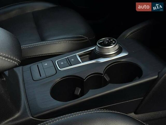 Чорний Форд Ескейп, об'ємом двигуна 2 л та пробігом 31 тис. км за 22900 $, фото 64 на Automoto.ua