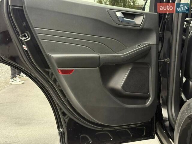 Черный Форд Эскейп, объемом двигателя 0 л и пробегом 52 тыс. км за 17900 $, фото 32 на Automoto.ua