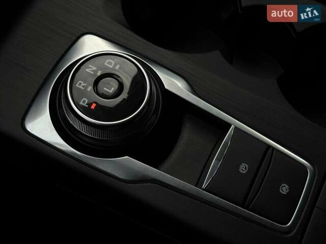 Чорний Форд Ескейп, об'ємом двигуна 2 л та пробігом 31 тис. км за 22900 $, фото 38 на Automoto.ua