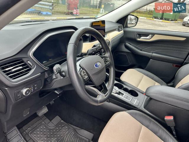 Черный Форд Эскейп, объемом двигателя 2 л и пробегом 42 тыс. км за 20000 $, фото 4 на Automoto.ua