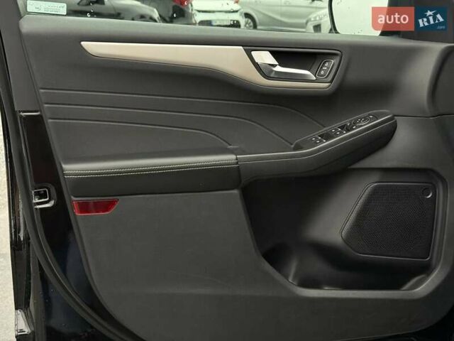 Черный Форд Эскейп, объемом двигателя 0 л и пробегом 52 тыс. км за 17900 $, фото 17 на Automoto.ua