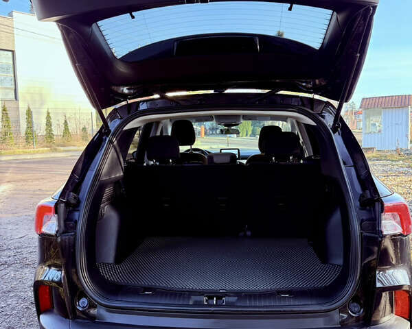 Чорний Форд Ескейп, об'ємом двигуна 1.5 л та пробігом 50 тис. км за 16500 $, фото 7 на Automoto.ua