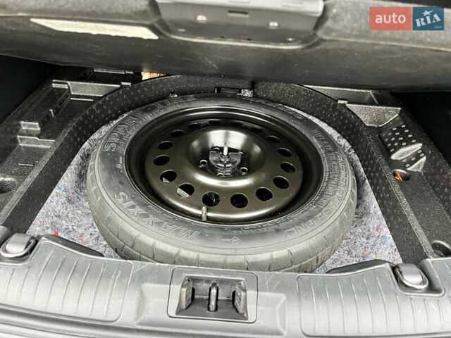 Черный Форд Эскейп, объемом двигателя 2 л и пробегом 41 тыс. км за 20800 $, фото 57 на Automoto.ua