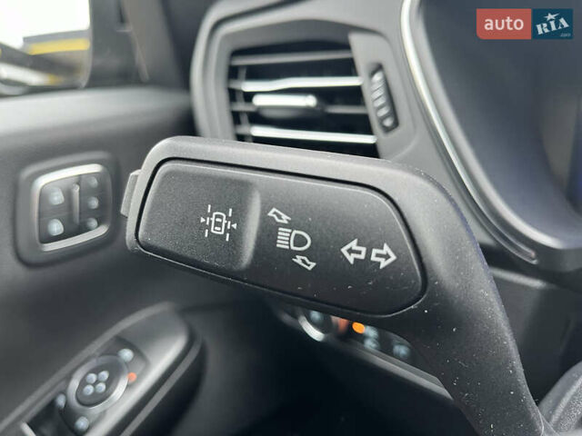 Черный Форд Эскейп, объемом двигателя 2 л и пробегом 42 тыс. км за 20000 $, фото 50 на Automoto.ua