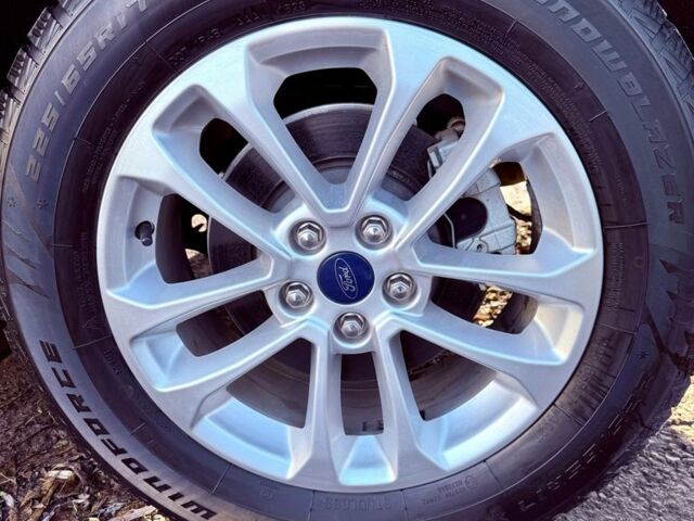 Чорний Форд Ескейп, об'ємом двигуна 1.5 л та пробігом 50 тис. км за 16500 $, фото 11 на Automoto.ua