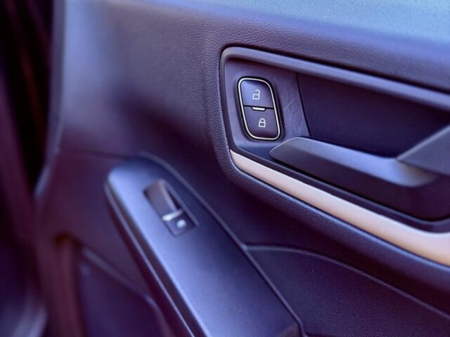 Чорний Форд Ескейп, об'ємом двигуна 1.5 л та пробігом 50 тис. км за 16500 $, фото 20 на Automoto.ua