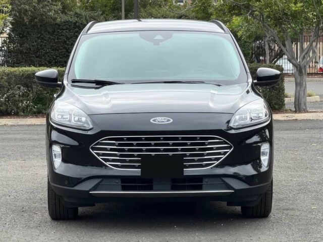 Черный Форд Эскейп, объемом двигателя 2 л и пробегом 27 тыс. км за 17900 $, фото 1 на Automoto.ua