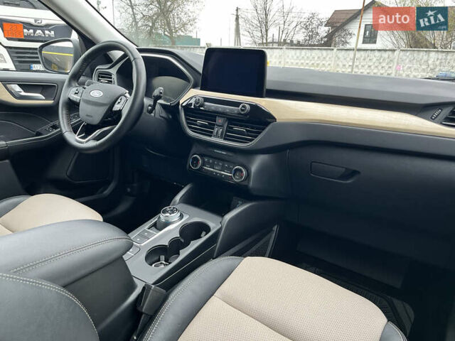 Черный Форд Эскейп, объемом двигателя 2 л и пробегом 42 тыс. км за 20000 $, фото 68 на Automoto.ua