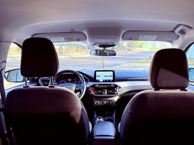 Чорний Форд Ескейп, об'ємом двигуна 1.5 л та пробігом 50 тис. км за 16500 $, фото 19 на Automoto.ua