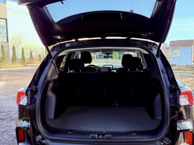 Чорний Форд Ескейп, об'ємом двигуна 1.5 л та пробігом 50 тис. км за 16500 $, фото 18 на Automoto.ua