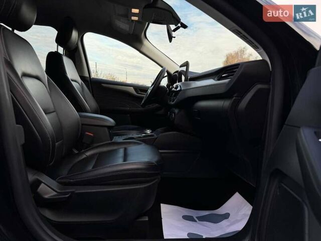 Чорний Форд Ескейп, об'ємом двигуна 2 л та пробігом 31 тис. км за 22900 $, фото 63 на Automoto.ua