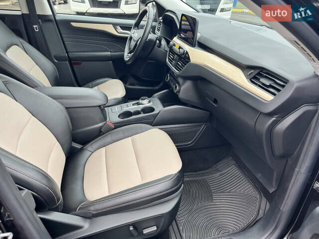 Черный Форд Эскейп, объемом двигателя 2 л и пробегом 42 тыс. км за 20000 $, фото 71 на Automoto.ua