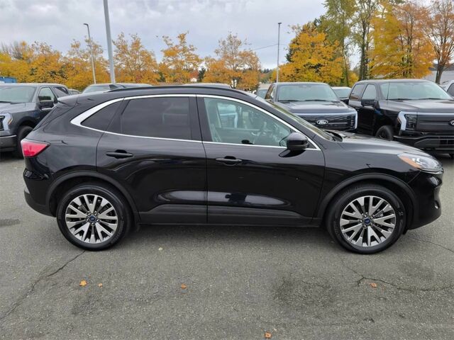 Черный Форд Эскейп, объемом двигателя 2 л и пробегом 17 тыс. км за 11900 $, фото 6 на Automoto.ua