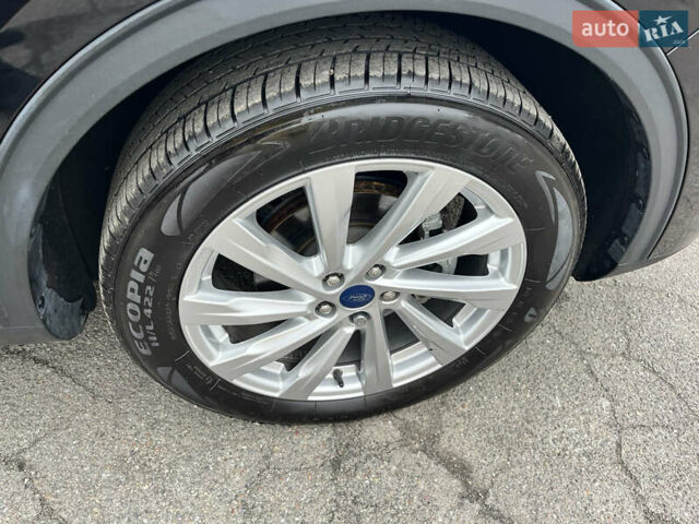 Черный Форд Эскейп, объемом двигателя 2 л и пробегом 41 тыс. км за 20800 $, фото 63 на Automoto.ua