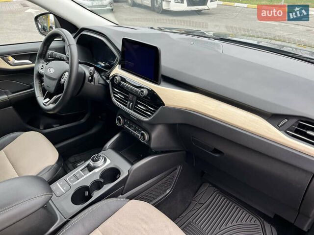 Черный Форд Эскейп, объемом двигателя 2 л и пробегом 41 тыс. км за 20800 $, фото 49 на Automoto.ua