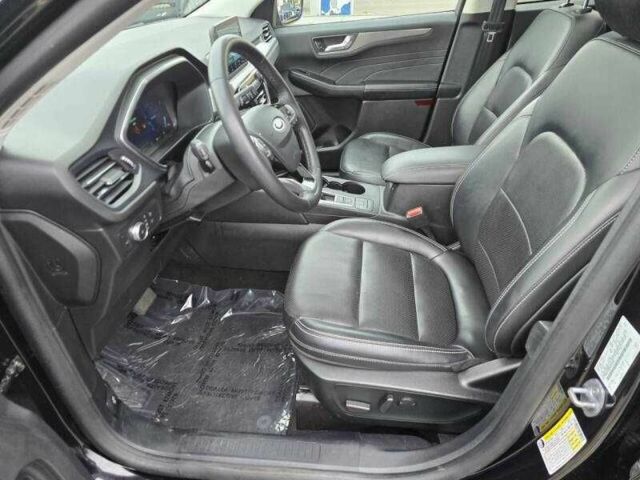 Черный Форд Эскейп, объемом двигателя 2 л и пробегом 31 тыс. км за 7400 $, фото 4 на Automoto.ua