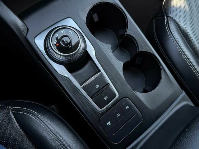 Форд Эскейп 2022 в Черновцах на Automoto.ua Черный Форд Эскейп, объемом двигателя 2 л и пробегом 28 тыс. км за 13000 $, фото 10 на Automoto.ua