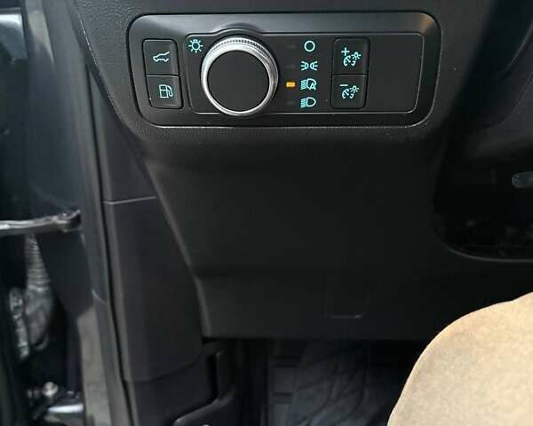 Черный Форд Эскейп, объемом двигателя 2.5 л и пробегом 56 тыс. км за 17500 $, фото 21 на Automoto.ua