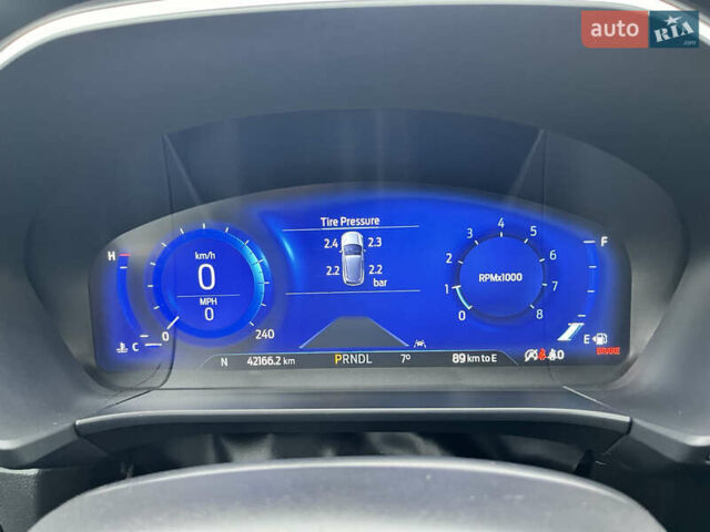 Черный Форд Эскейп, объемом двигателя 2 л и пробегом 42 тыс. км за 20000 $, фото 2 на Automoto.ua