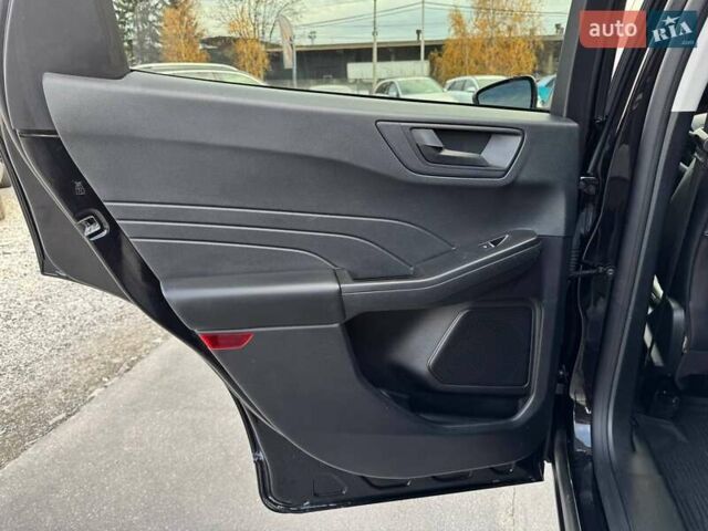 Чорний Форд Ескейп, об'ємом двигуна 2 л та пробігом 31 тис. км за 22900 $, фото 42 на Automoto.ua