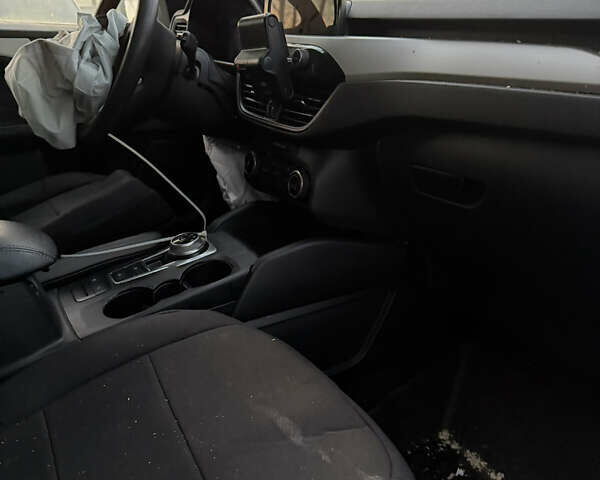 Черный Форд Эскейп, объемом двигателя 0 л и пробегом 70 тыс. км за 10000 $, фото 9 на Automoto.ua