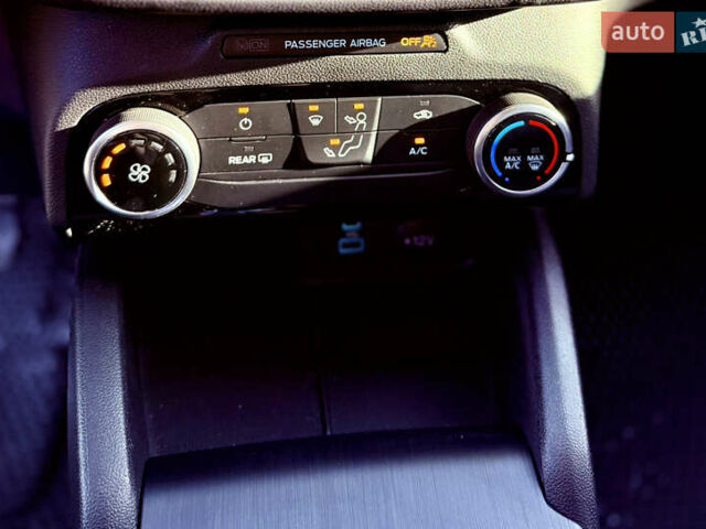 Чорний Форд Ескейп, об'ємом двигуна 1.5 л та пробігом 50 тис. км за 16500 $, фото 26 на Automoto.ua