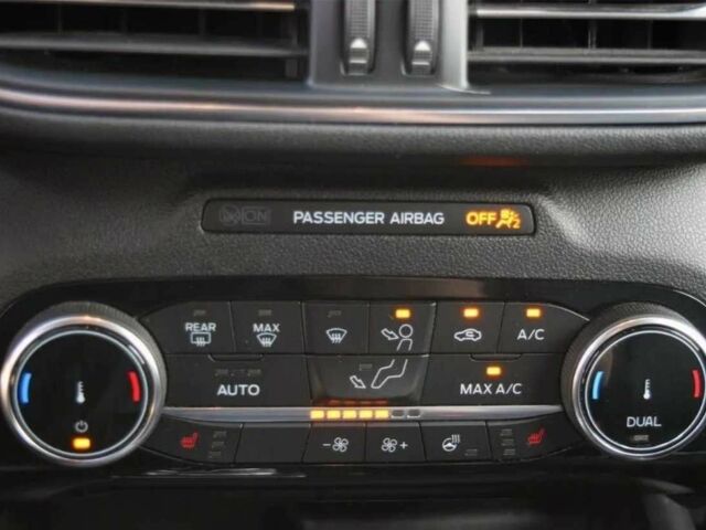 Черный Форд Эскейп, объемом двигателя 2 л и пробегом 71 тыс. км за 12300 $, фото 9 на Automoto.ua