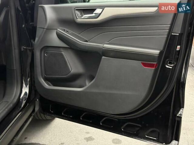 Черный Форд Эскейп, объемом двигателя 0 л и пробегом 52 тыс. км за 17900 $, фото 50 на Automoto.ua