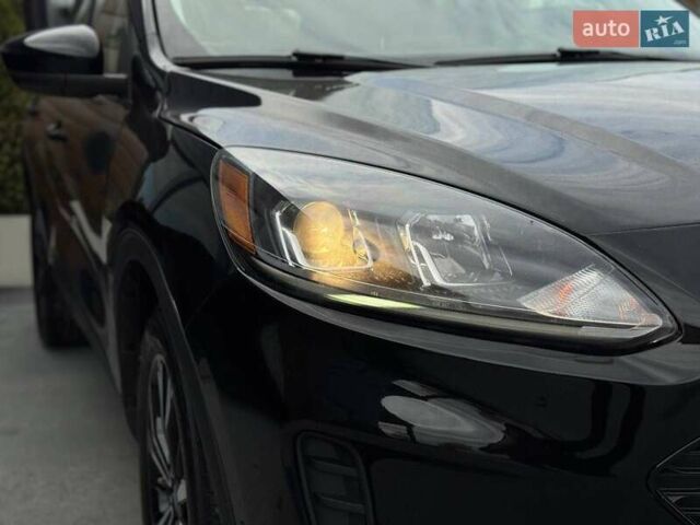 Чорний Форд Ескейп, об'ємом двигуна 2 л та пробігом 31 тис. км за 22900 $, фото 3 на Automoto.ua