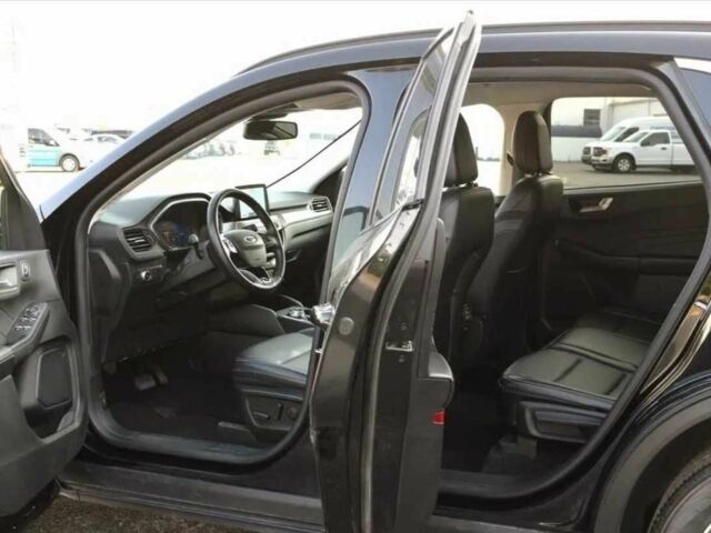 Черный Форд Эскейп, объемом двигателя 2 л и пробегом 71 тыс. км за 12300 $, фото 4 на Automoto.ua