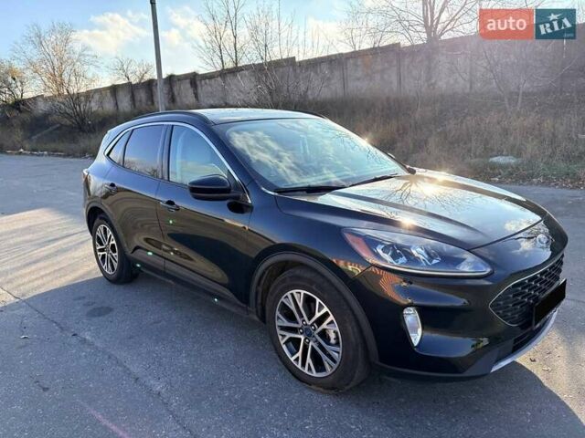 Чорний Форд Ескейп, об'ємом двигуна 1.5 л та пробігом 32 тис. км за 19500 $, фото 1 на Automoto.ua