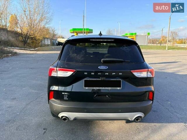 Чорний Форд Ескейп, об'ємом двигуна 1.5 л та пробігом 32 тис. км за 19500 $, фото 4 на Automoto.ua