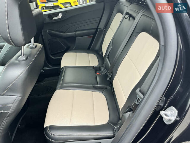 Черный Форд Эскейп, объемом двигателя 2 л и пробегом 41 тыс. км за 20800 $, фото 54 на Automoto.ua