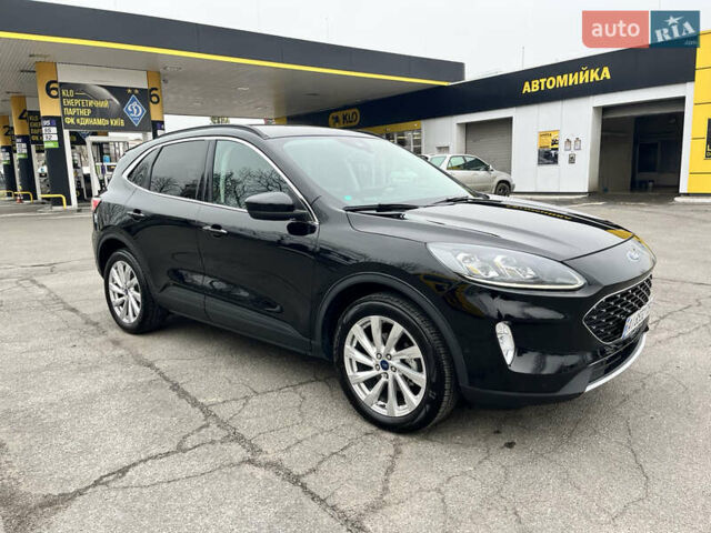 Черный Форд Эскейп, объемом двигателя 2 л и пробегом 41 тыс. км за 20800 $, фото 1 на Automoto.ua