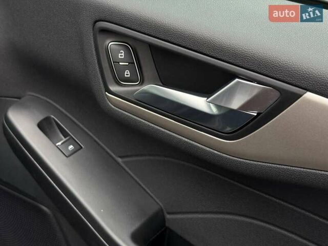 Черный Форд Эскейп, объемом двигателя 0 л и пробегом 52 тыс. км за 17900 $, фото 51 на Automoto.ua