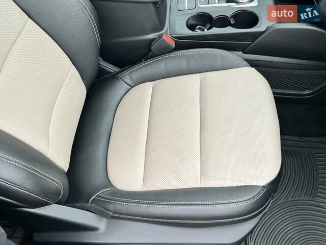 Черный Форд Эскейп, объемом двигателя 2 л и пробегом 42 тыс. км за 20000 $, фото 66 на Automoto.ua