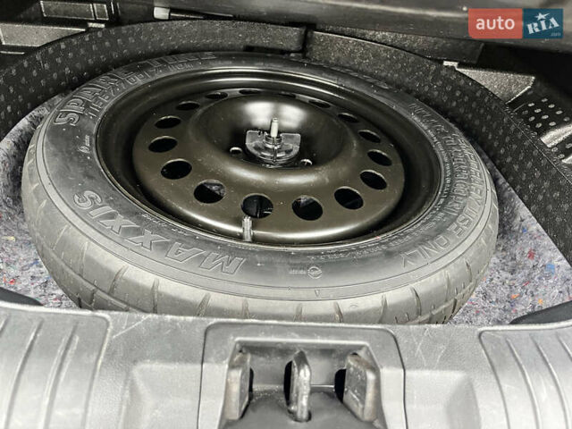 Черный Форд Эскейп, объемом двигателя 2 л и пробегом 42 тыс. км за 20000 $, фото 76 на Automoto.ua