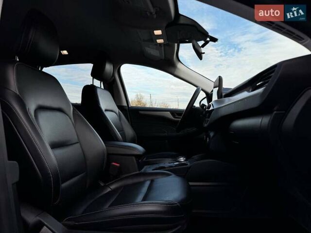 Чорний Форд Ескейп, об'ємом двигуна 2 л та пробігом 31 тис. км за 22900 $, фото 59 на Automoto.ua