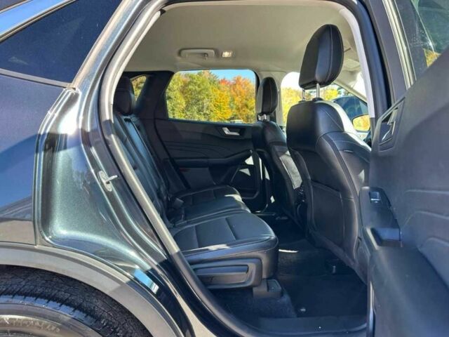 Черный Форд Эскейп, объемом двигателя 2 л и пробегом 65 тыс. км за 5328 $, фото 5 на Automoto.ua