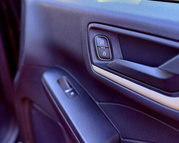 Чорний Форд Ескейп, об'ємом двигуна 1.5 л та пробігом 50 тис. км за 16500 $, фото 21 на Automoto.ua