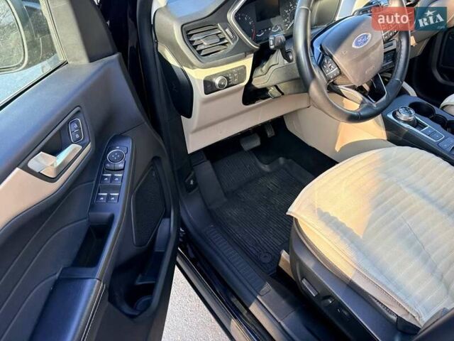 Чорний Форд Ескейп, об'ємом двигуна 1.5 л та пробігом 32 тис. км за 19500 $, фото 6 на Automoto.ua