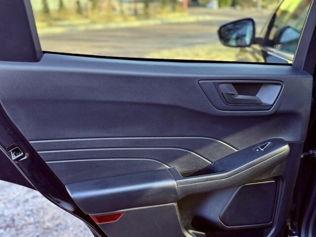 Чорний Форд Ескейп, об'ємом двигуна 1.5 л та пробігом 50 тис. км за 16500 $, фото 16 на Automoto.ua